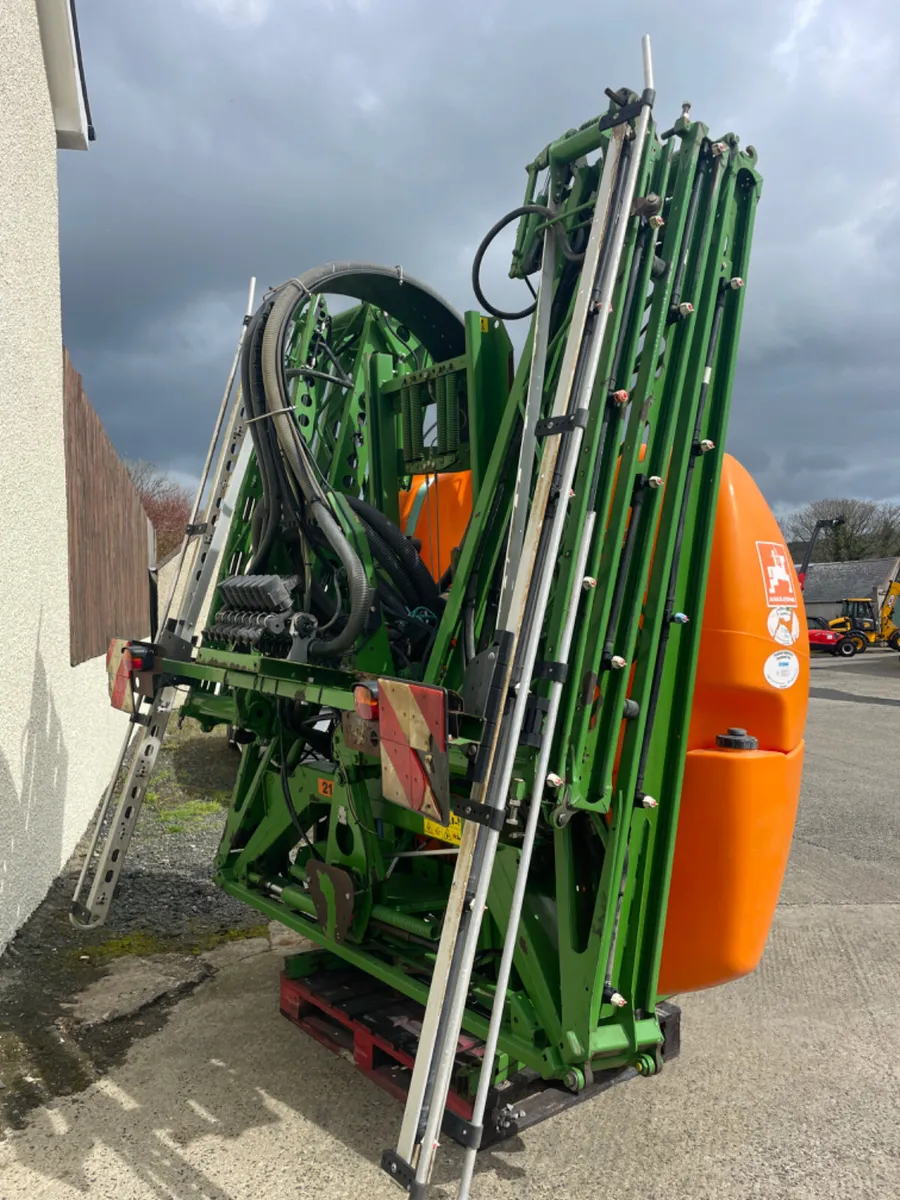 Amazone UF1201 sprayer 21/15m - Image 4
