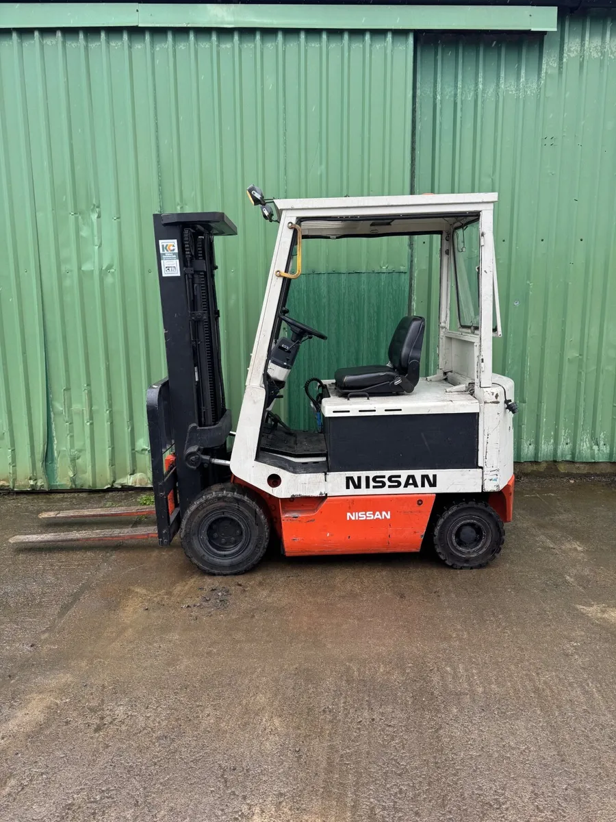 Forklift - Image 4
