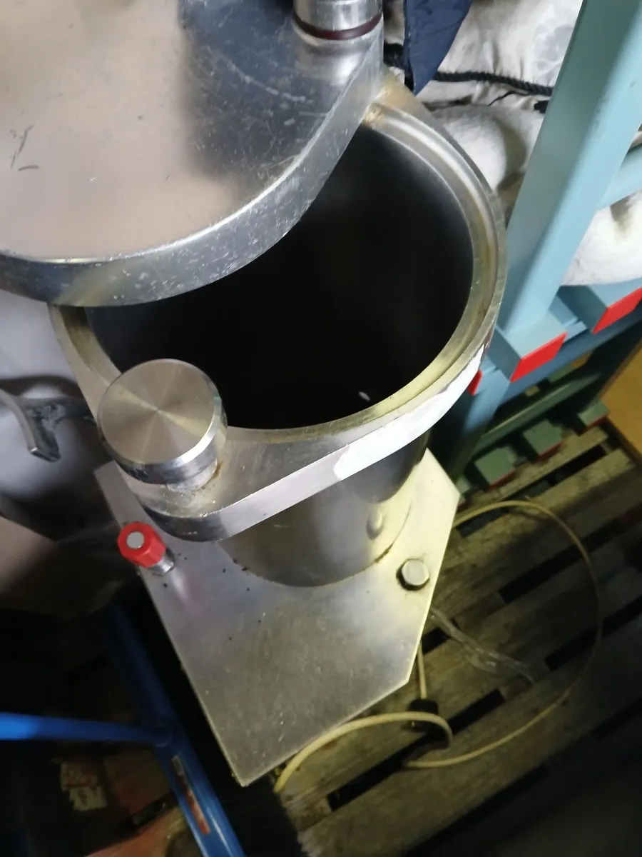 Sausage commercial hydraulic  machine ... - Image 1