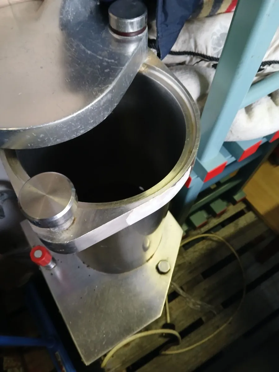 Sausage commercial hydraulic  machine ... - Image 4