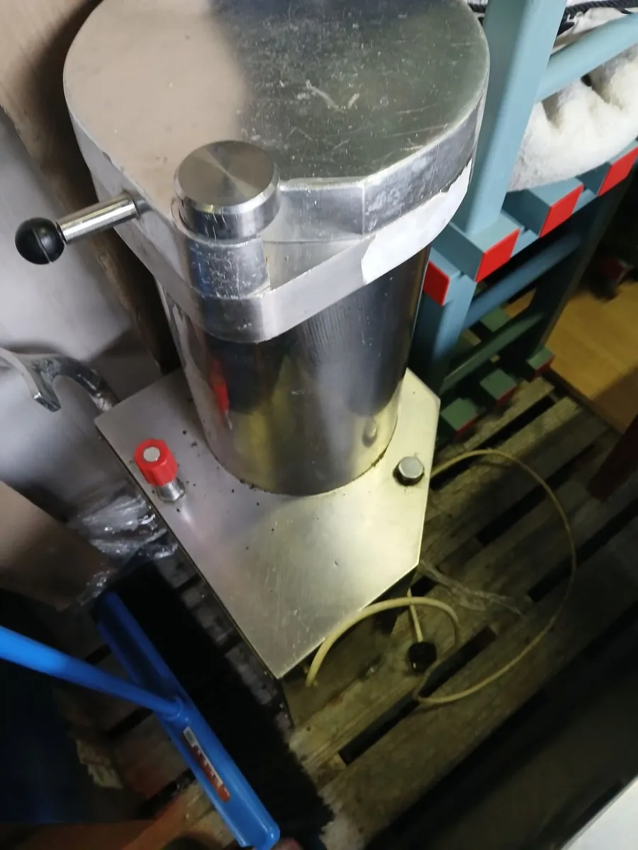 Sausage commercial hydraulic  machine ... - Image 3