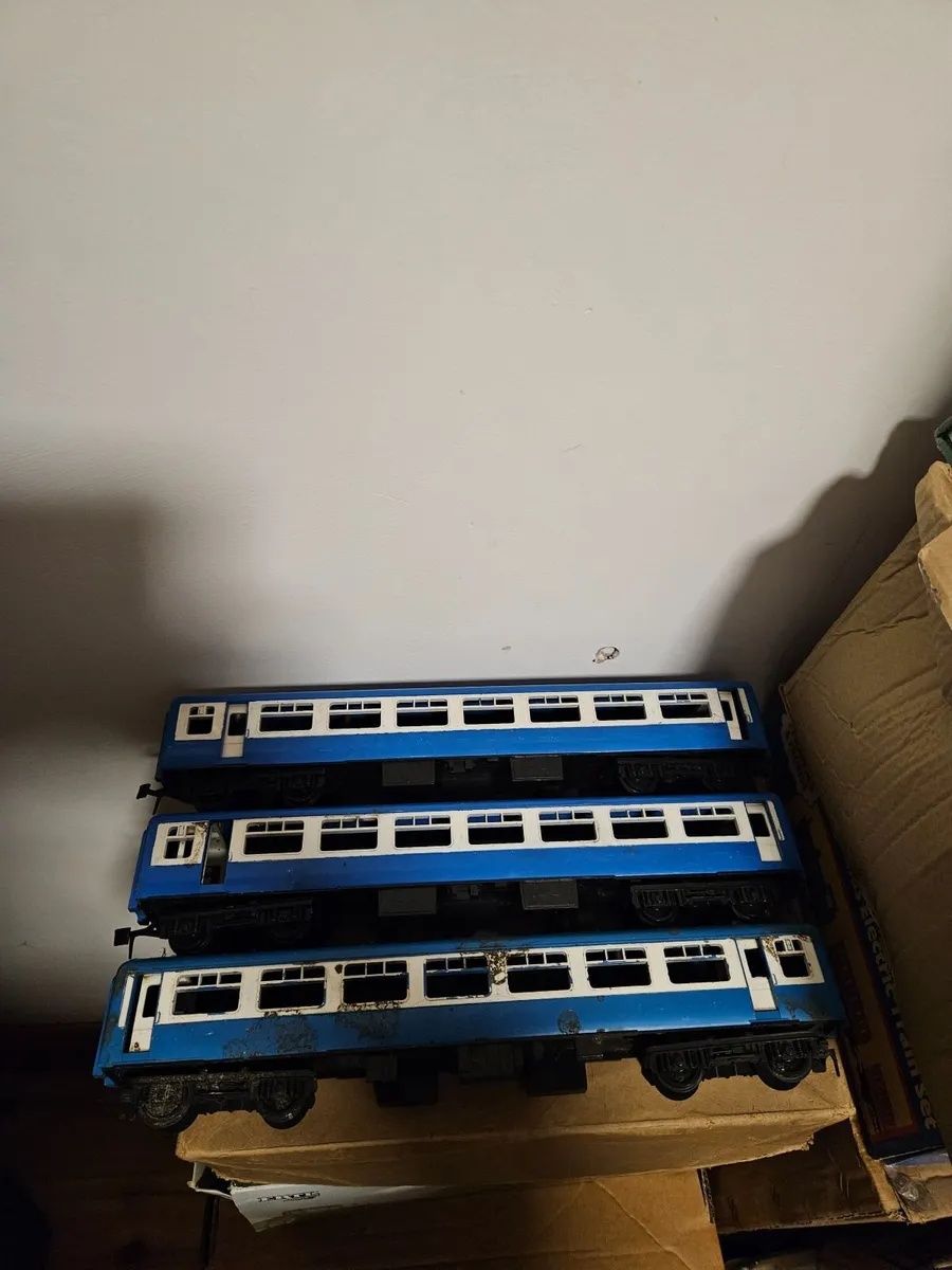 Hornby Meccano O Gauge Carraiges Track - Image 2