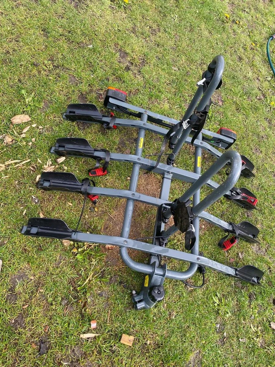 Halfords four bike carrier - Image 1