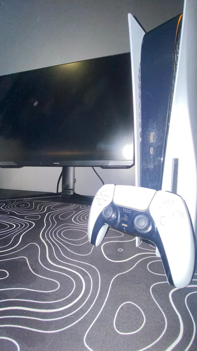 PS5 + 32” 180hz Gaming Monitor Bundle - Image 3
