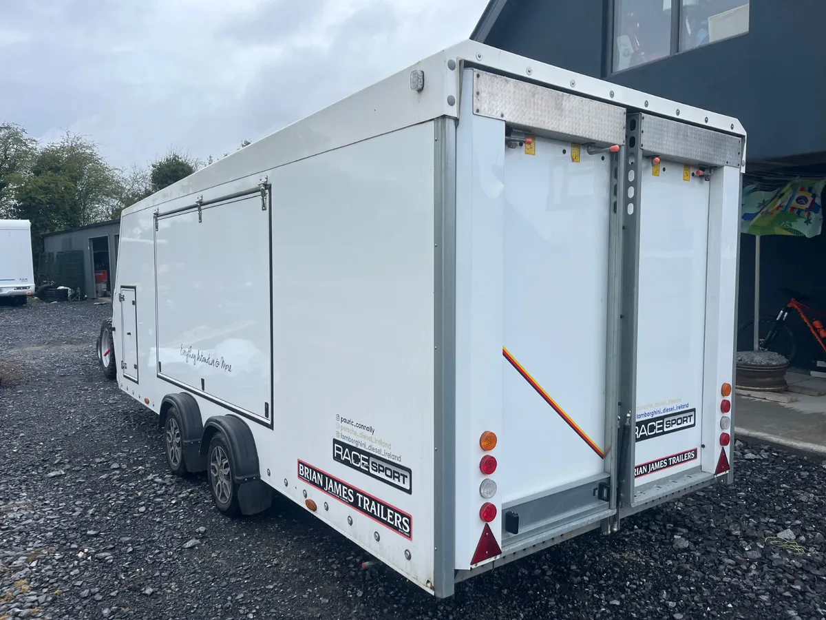 Brian James shuttle trailer - Image 3