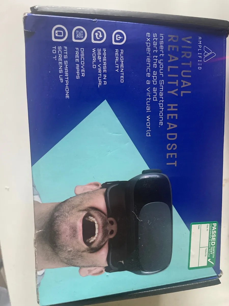 Virtual reality Headset for smartphones - Image 1
