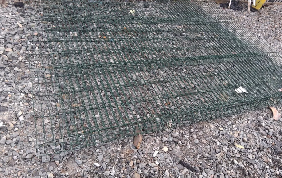 Mesh fencing - Image 1