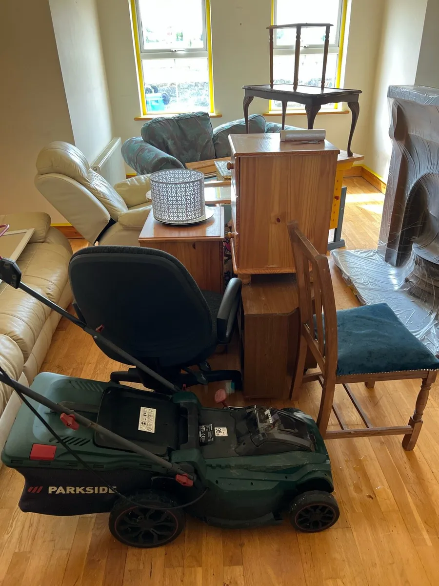 Contents of house - Image 3