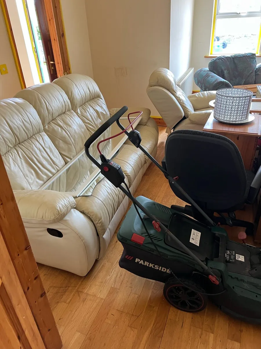 Contents of house - Image 4