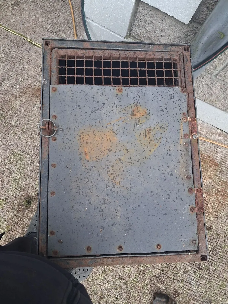 Dog box for hitch - Image 4