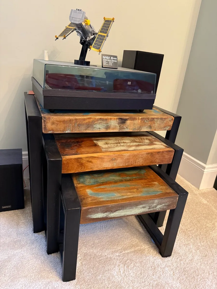 TV stand and matching side tables - Image 1