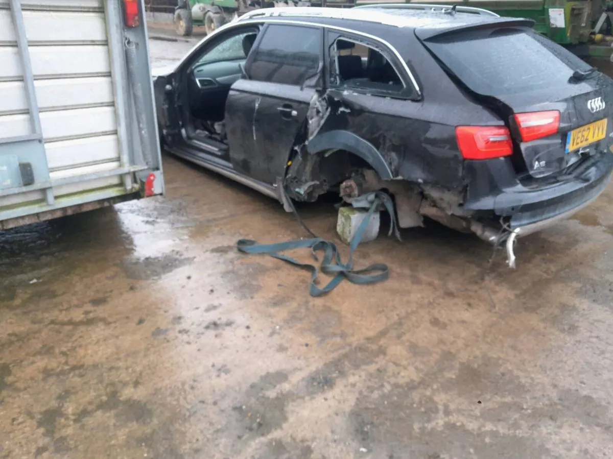 Damaged audi a6 - Image 4