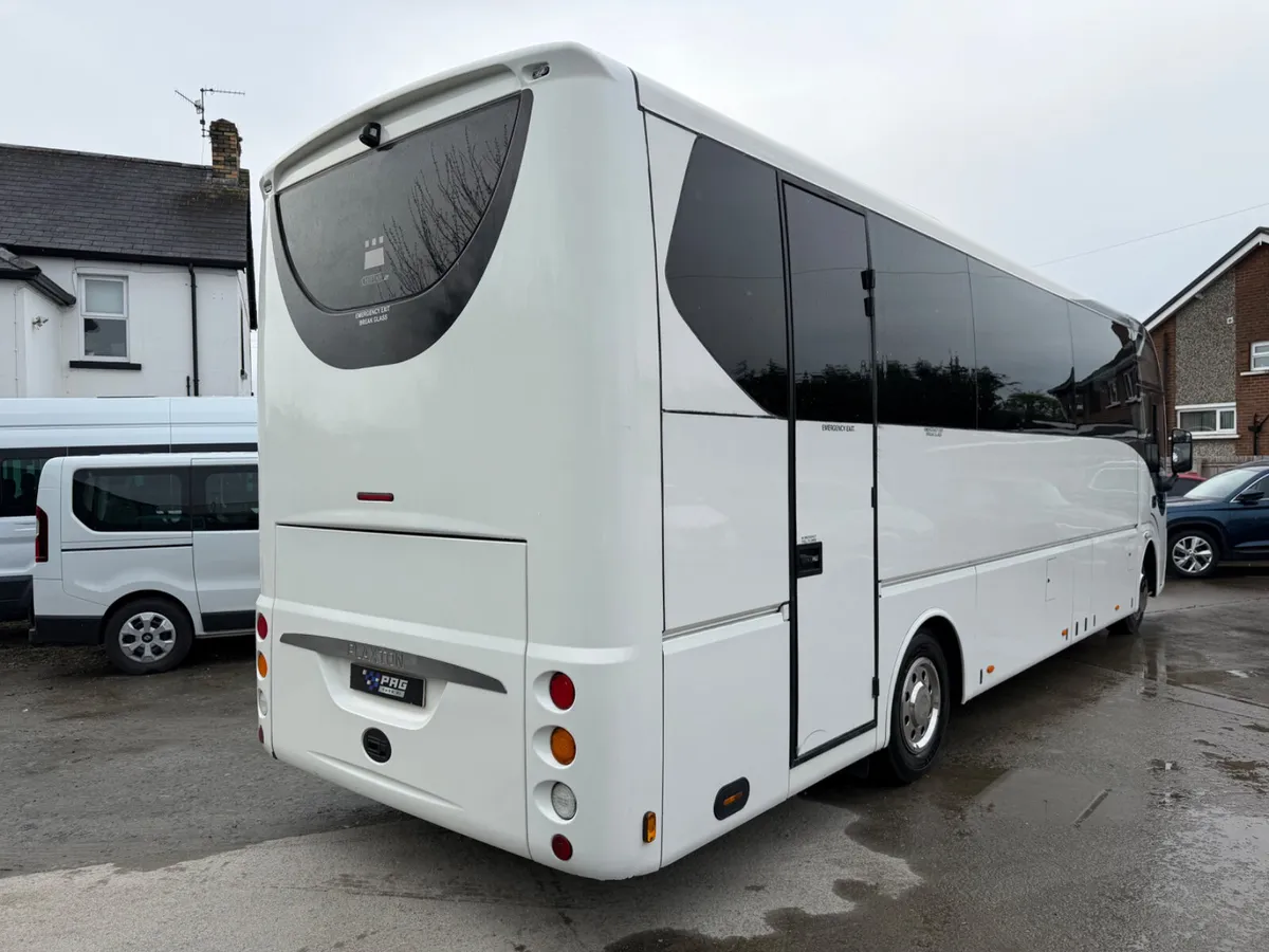 2019 MERCEDES PLAXTON CHEETAH 34 SEATER - Image 2