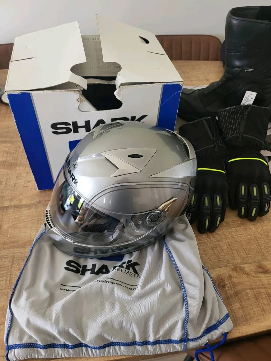 Motorbike gear - Image 2