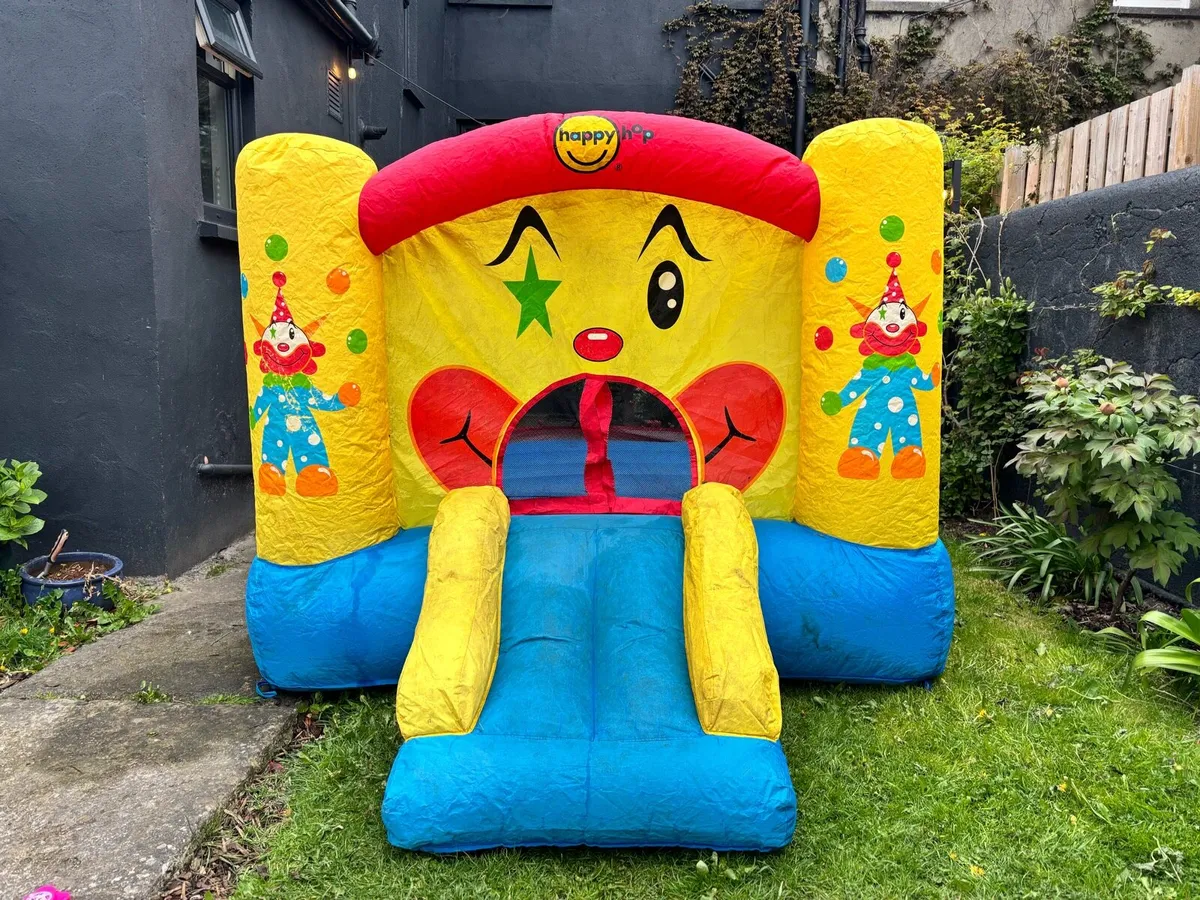 Happy hop bouncy castle - Image 2