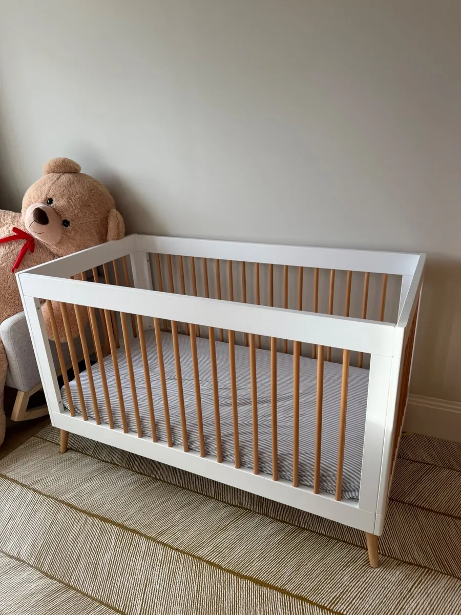 Obaby cot - Image 1