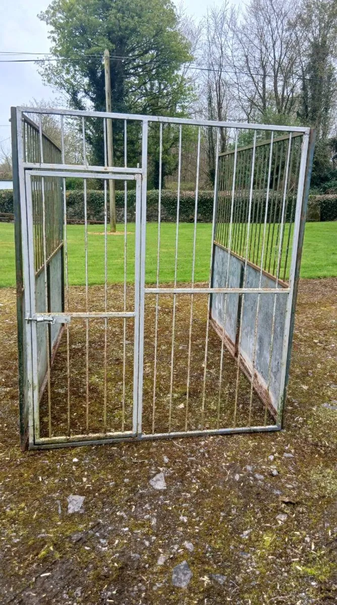 Steel Dog Pen for Sale - Image 1