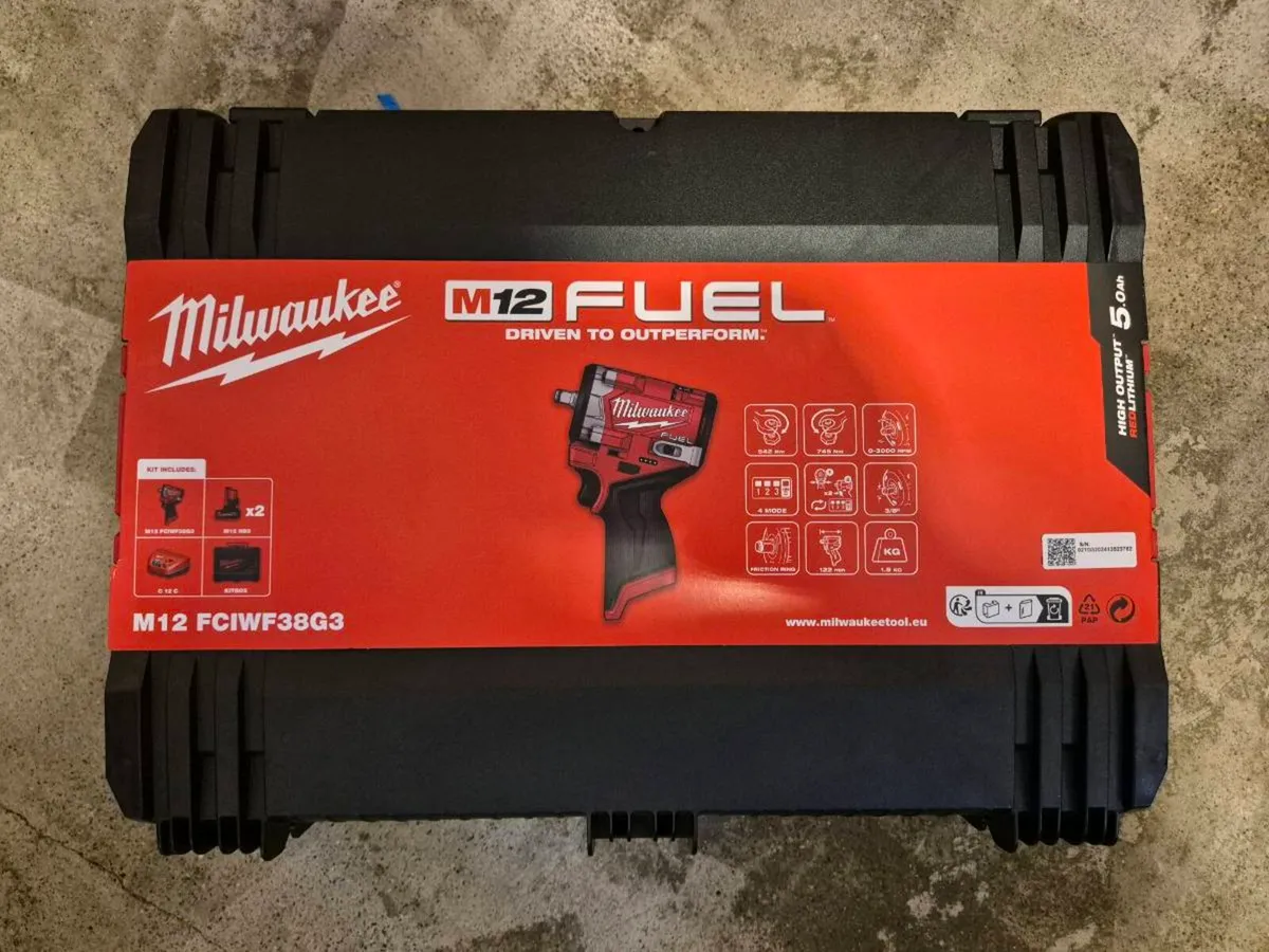 Milwaukee M12 Fuel 3/8' Stubby Impact Wrench Kit - Image 1