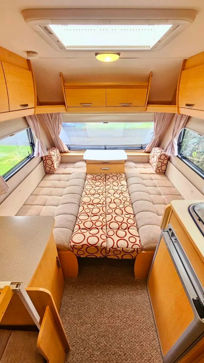 6/7 berth Caravan for sale fixed bunkbeds - Image 4