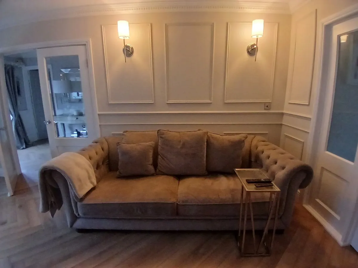 Grey button arm 4 seater sofa - Image 4