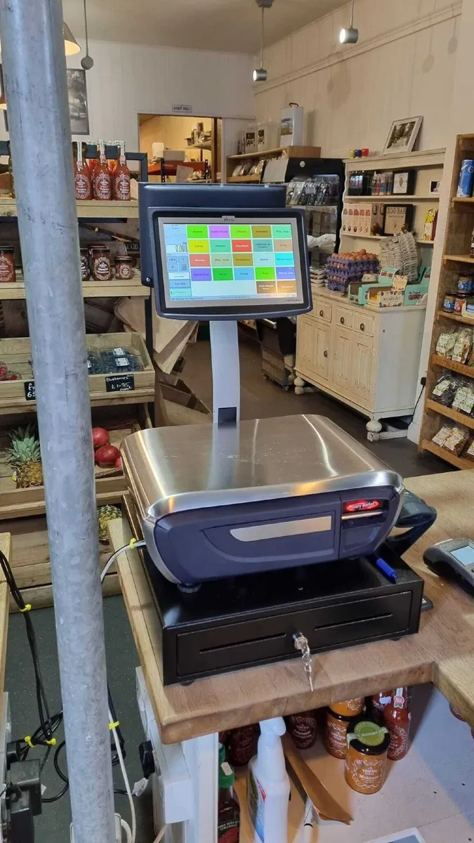 Avery Berkel XTI 400 Scales with extra labels