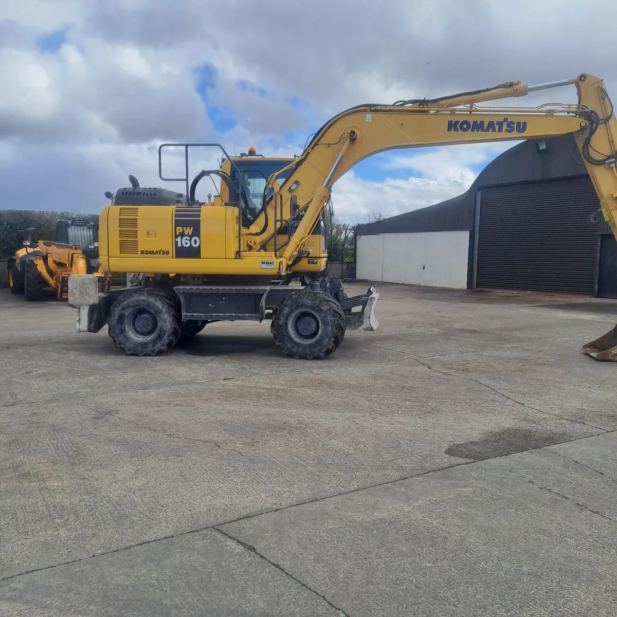 Komatsu  PW 160 rubber duck - Image 4