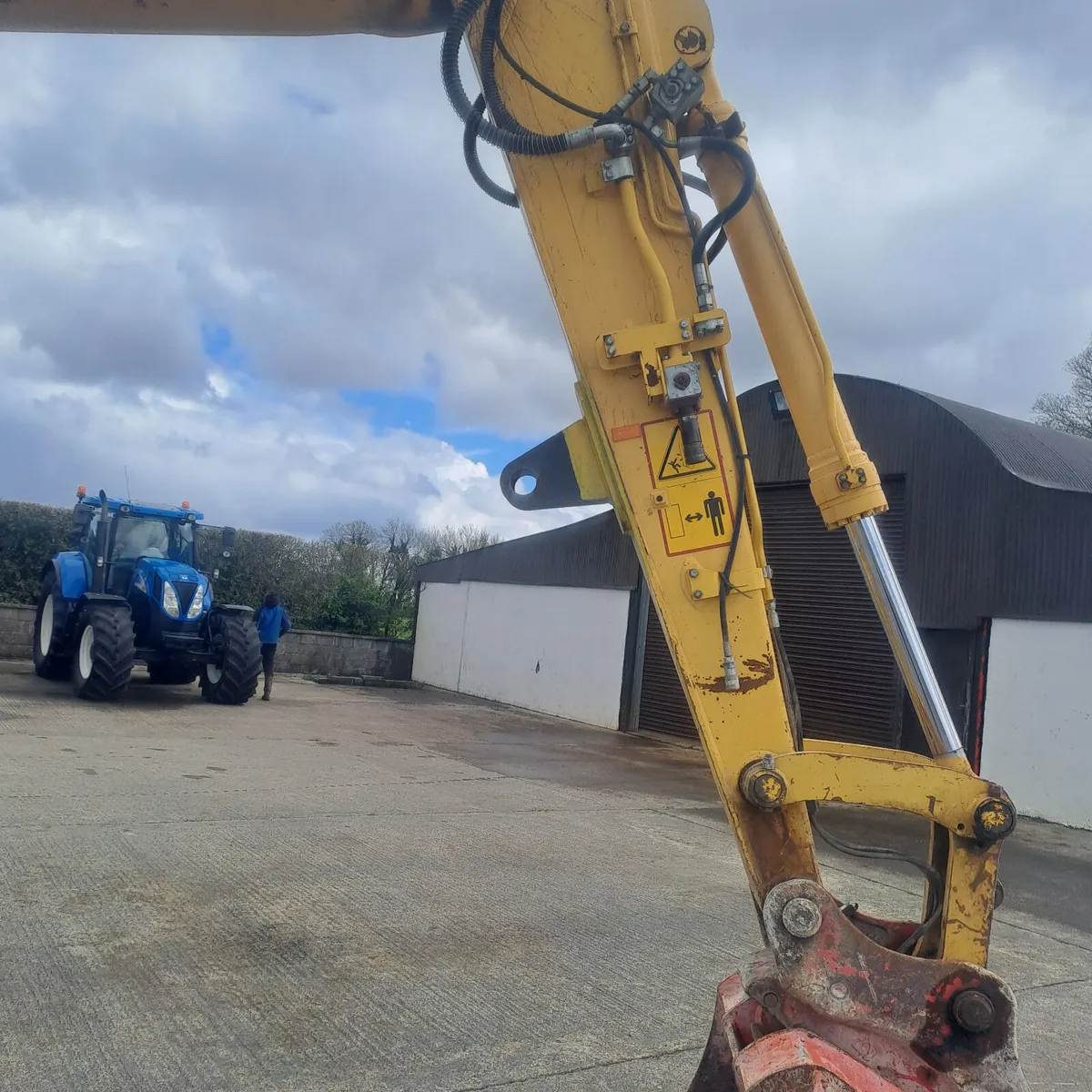 Komatsu  PW 160 rubber duck - Image 3