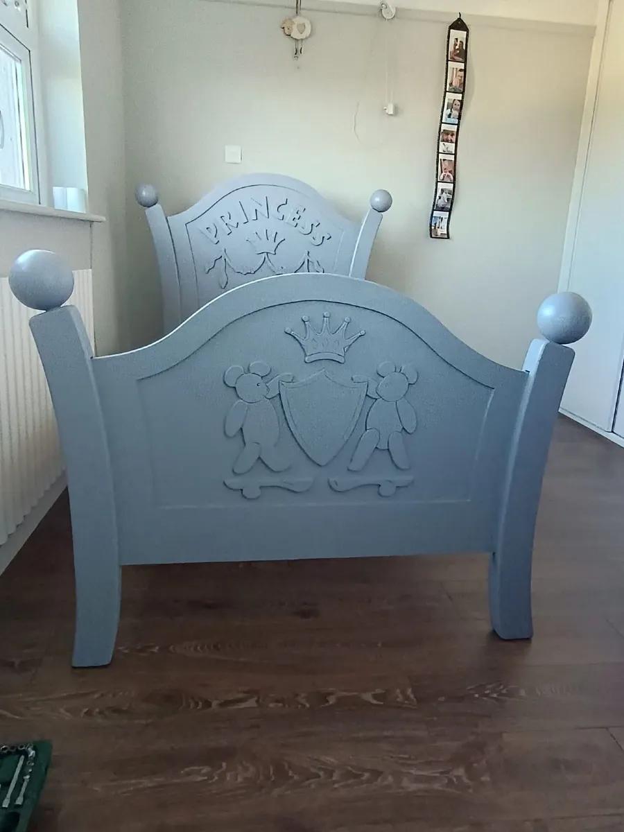 Single bed - Image 1