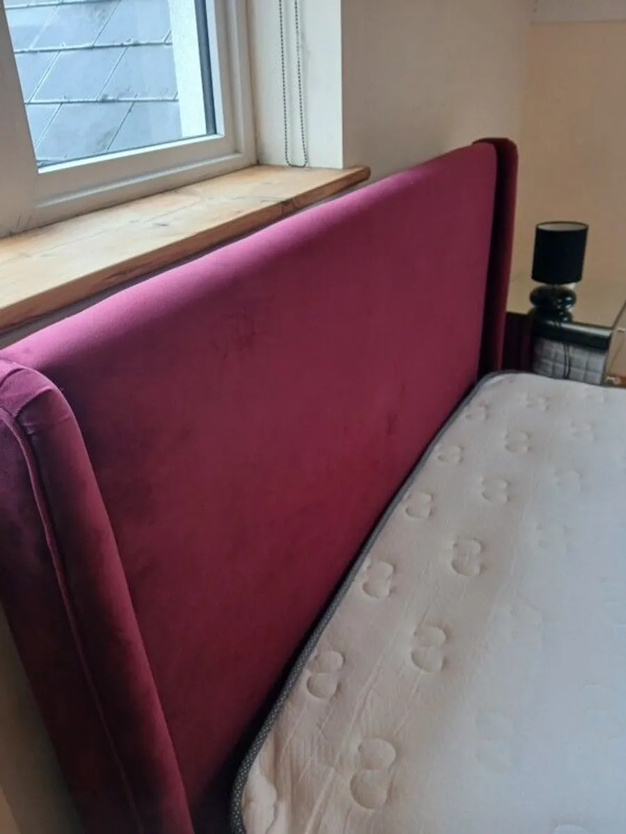 Habitat King bedframe & matress - Image 1