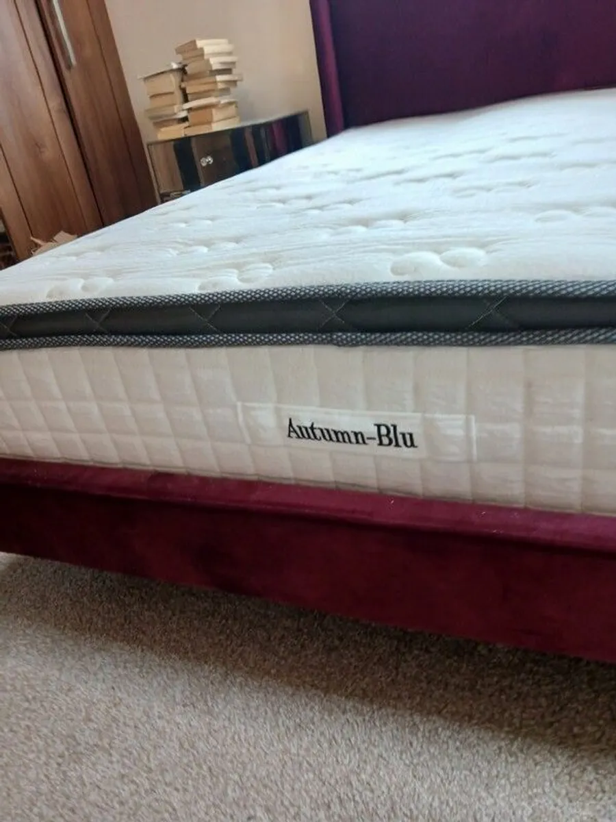 Habitat King bedframe & matress - Image 4