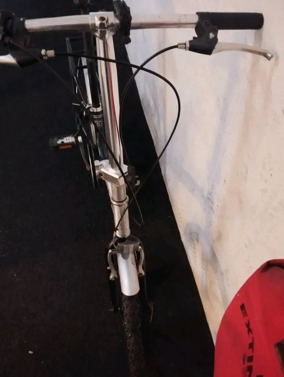 Fold up bike - Image 3