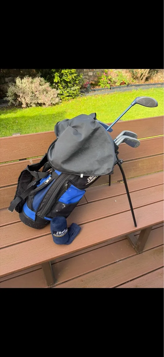 Kids Golf Set  - Aged 5-7 - Image 1