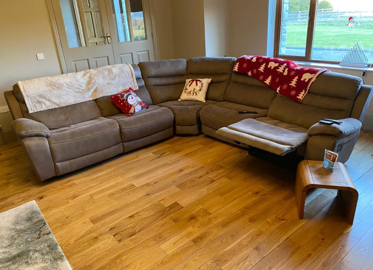 L shaped couch and 2 seater - Image 1