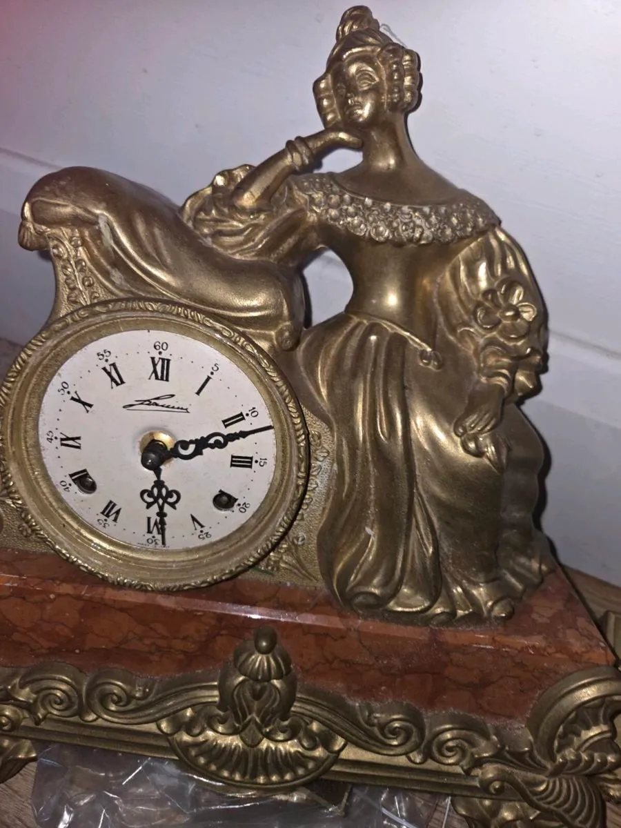 Antique clock and candlea - Image 1