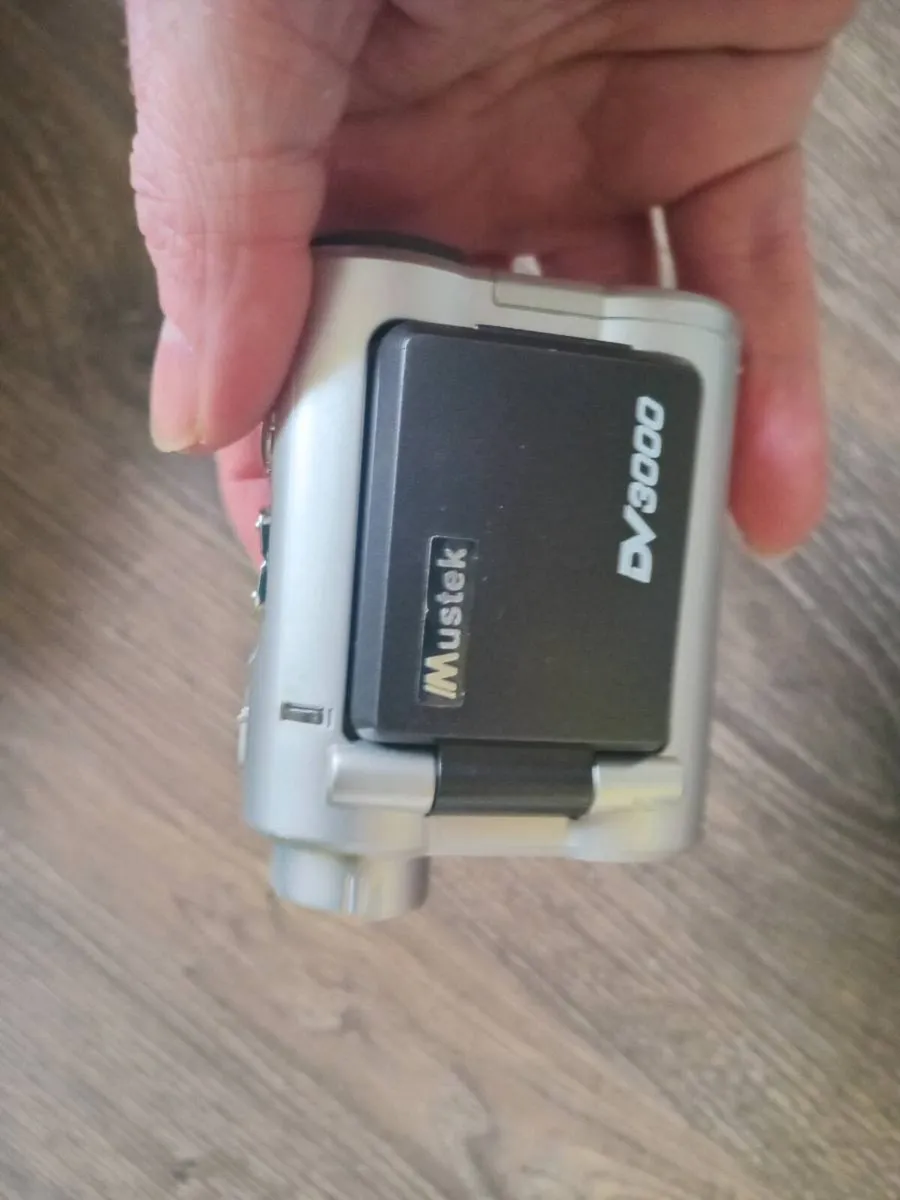 Mini Camcorder DV3000 - Image 2