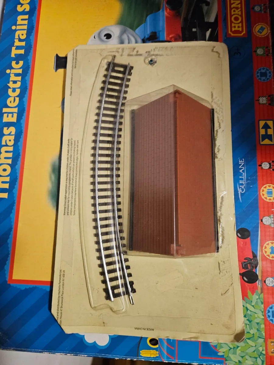 Hornby OO Gauge Roof and Track