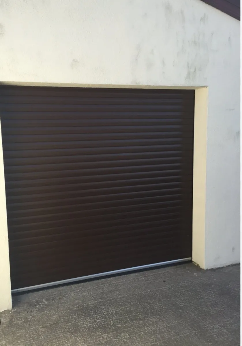 Garage roller door - Image 1