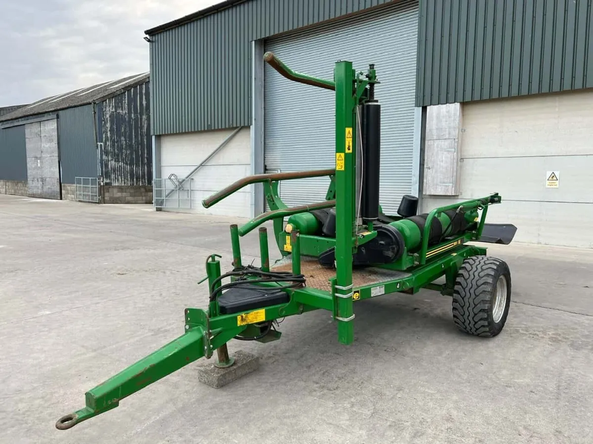 Bale wrapper