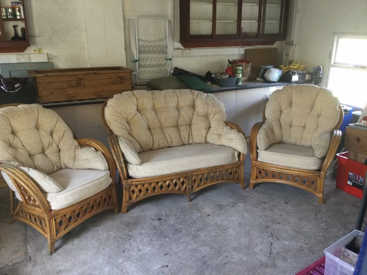 Sun Room Settee & Chairs - Image 3