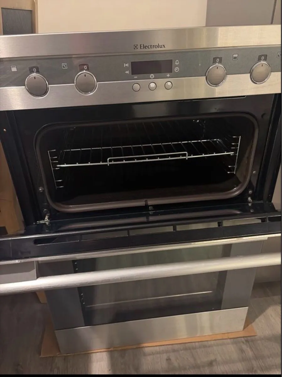 Electrolux double oven - Image 2