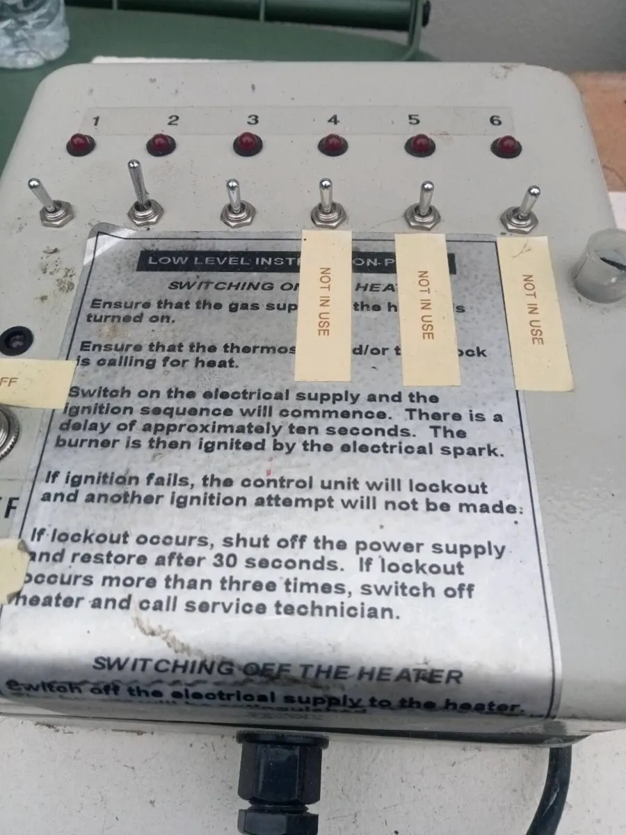 Two old electric switch boxes - Image 4