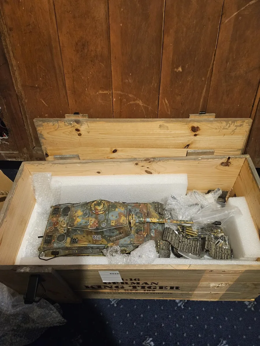 Corgi Forces of Valor German WW2 King Tiger 1.16 - Image 3