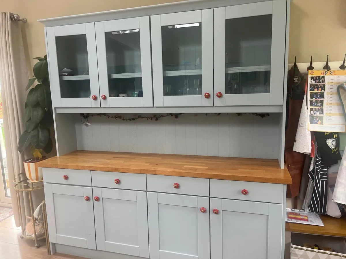 Kitchen cabinets & countertop - Image 1