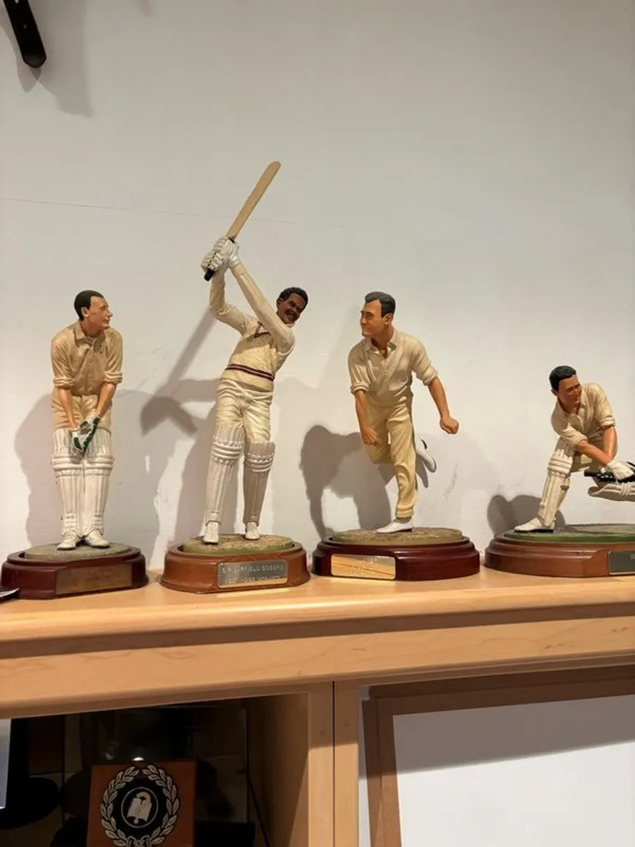 8 inch cricket figures - Image 3
