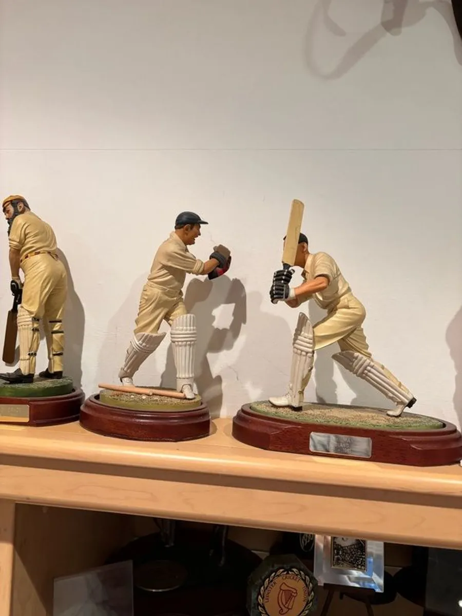 8 inch cricket figures - Image 4
