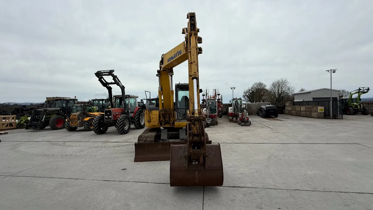 Komatsu Excavator - Image 3