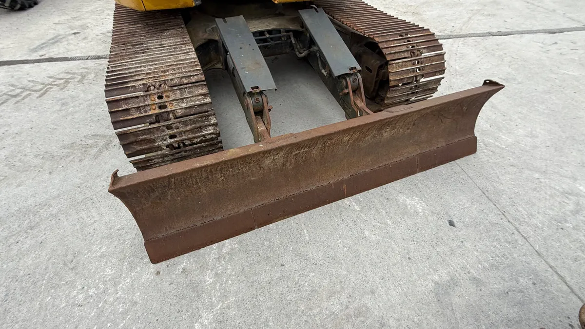 Komatsu Excavator - Image 4