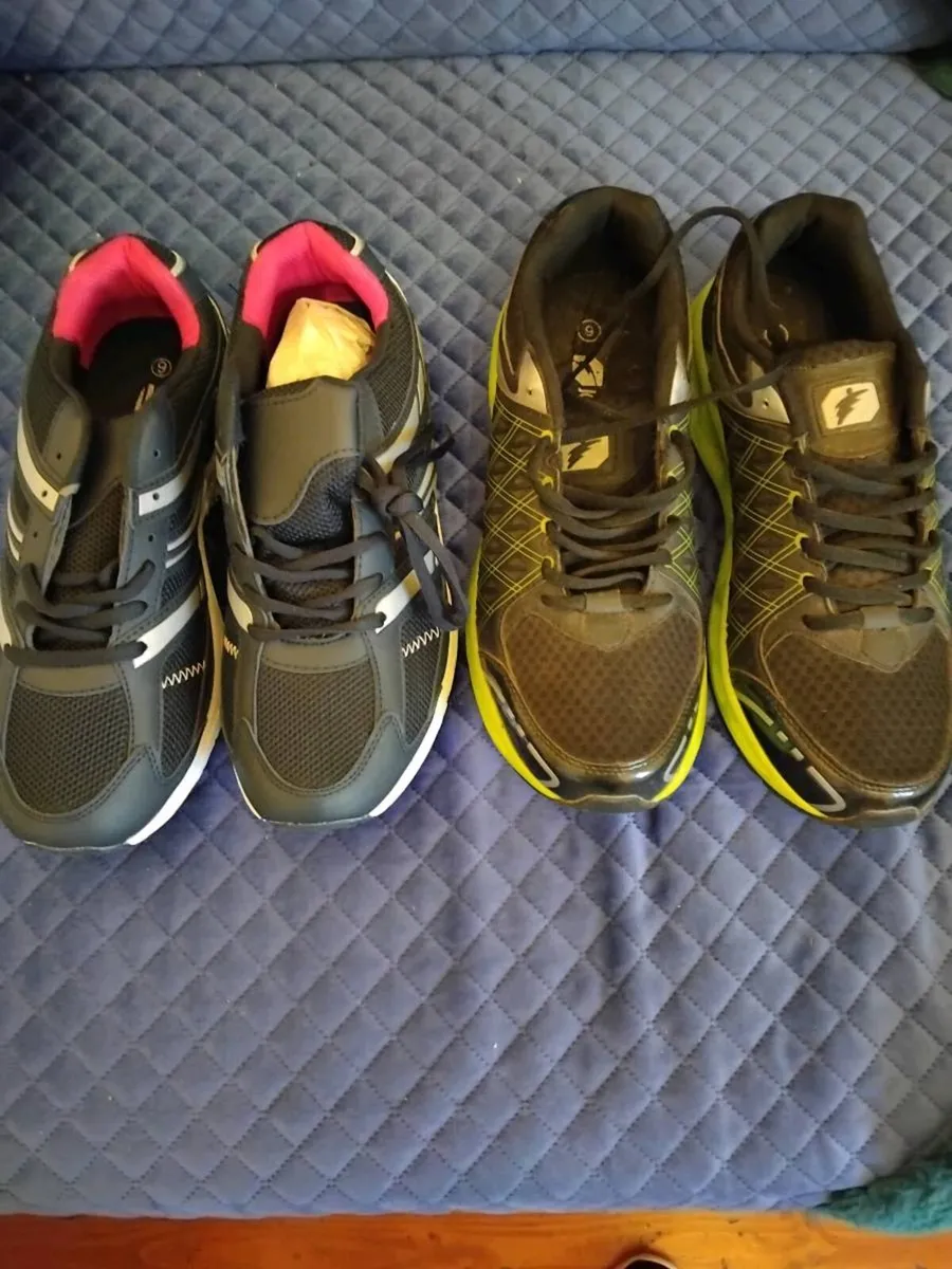2 pairs of new Men's trainers size 9 E10 - Image 1