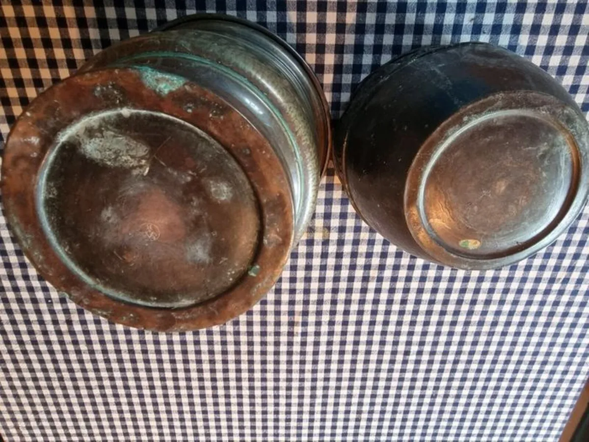 Two vintage brass flower pots - Image 2