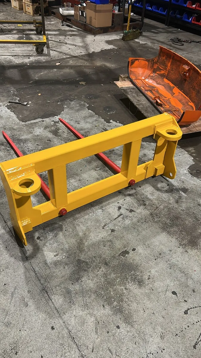 pin and cone bale spike - Image 1